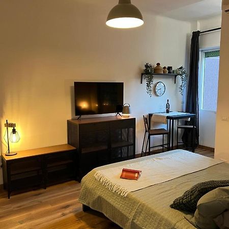 Stylish Apartment 3 Km Away From Duomo - Netflix, Wi-Fi, All Comforts Included 밀라노 외부 사진