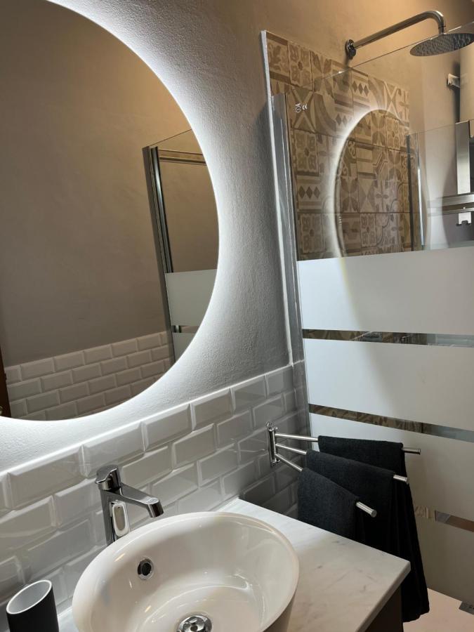 Stylish Apartment 3 Km Away From Duomo - Netflix, Wi-Fi, All Comforts Included 밀라노 외부 사진